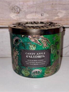 Bath & Body Works 3-wick Halloween Candle - Candy Apple Cauldron BRAND NEW!
